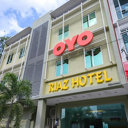 โอโย 89839 ริอาซ โฮเต็ล Hotel Malacca ภายนอก รูปภาพ