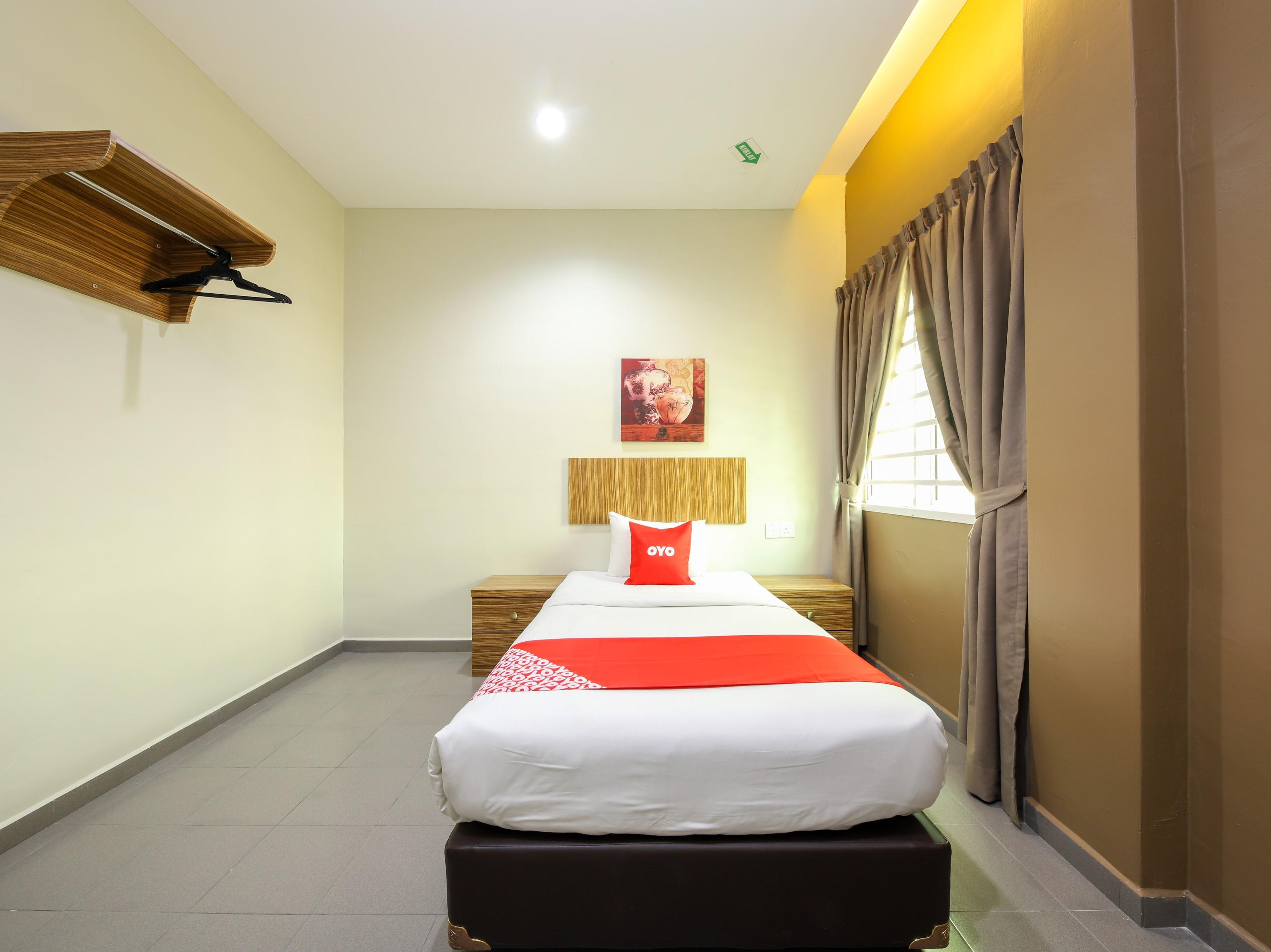 โอโย 89839 ริอาซ โฮเต็ล Hotel Malacca ภายนอก รูปภาพ