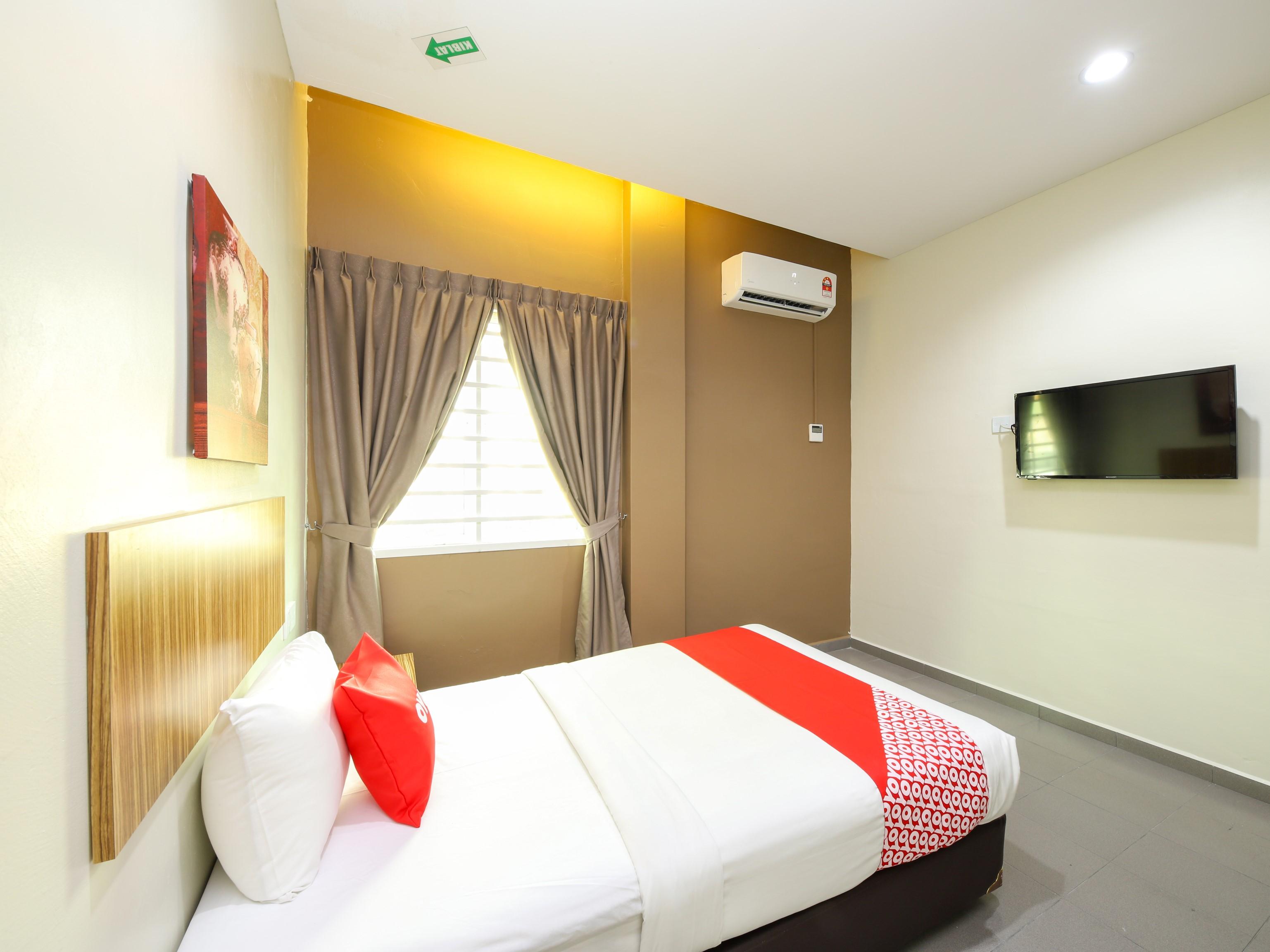 โอโย 89839 ริอาซ โฮเต็ล Hotel Malacca ภายนอก รูปภาพ