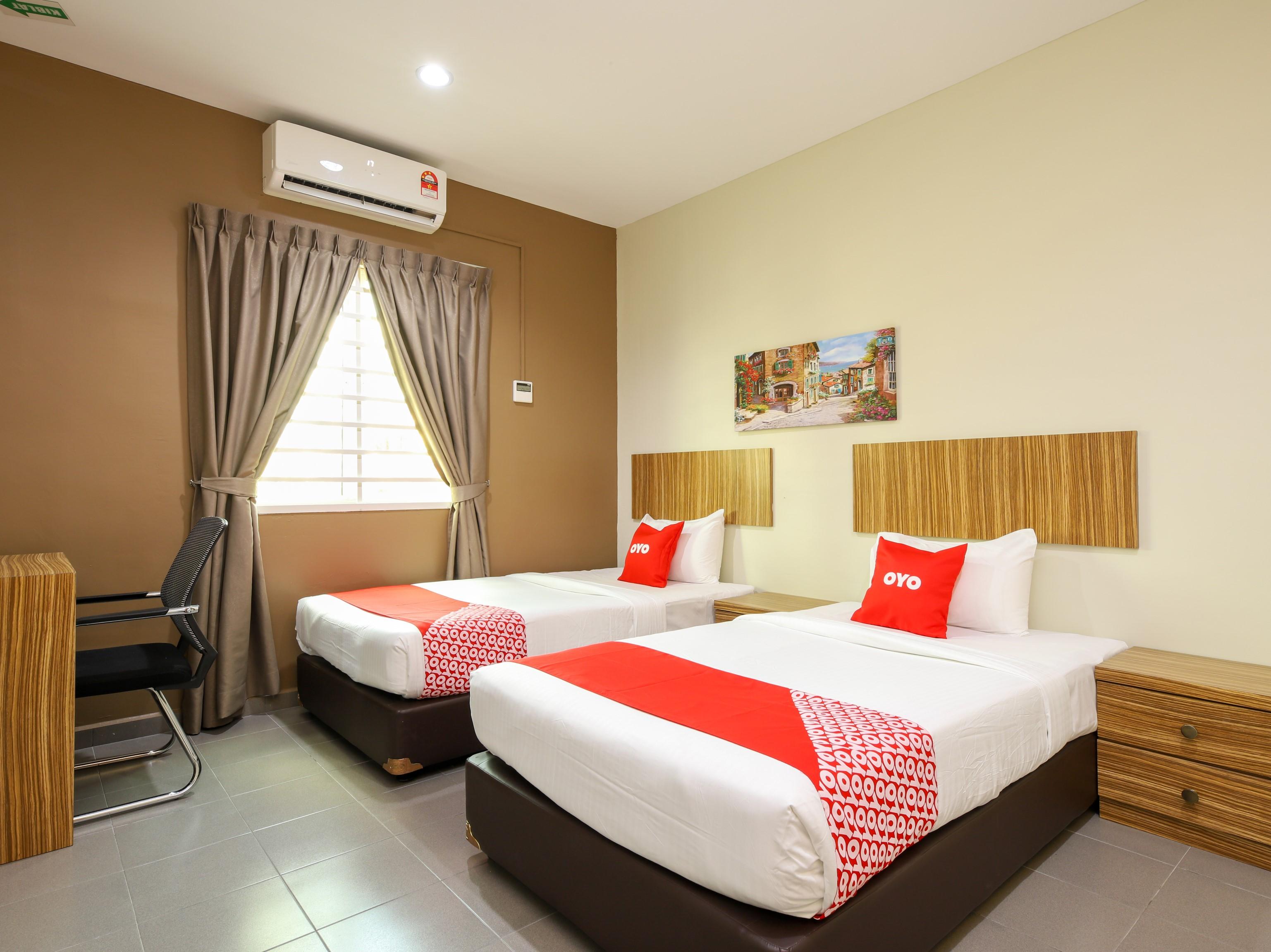 โอโย 89839 ริอาซ โฮเต็ล Hotel Malacca ภายนอก รูปภาพ