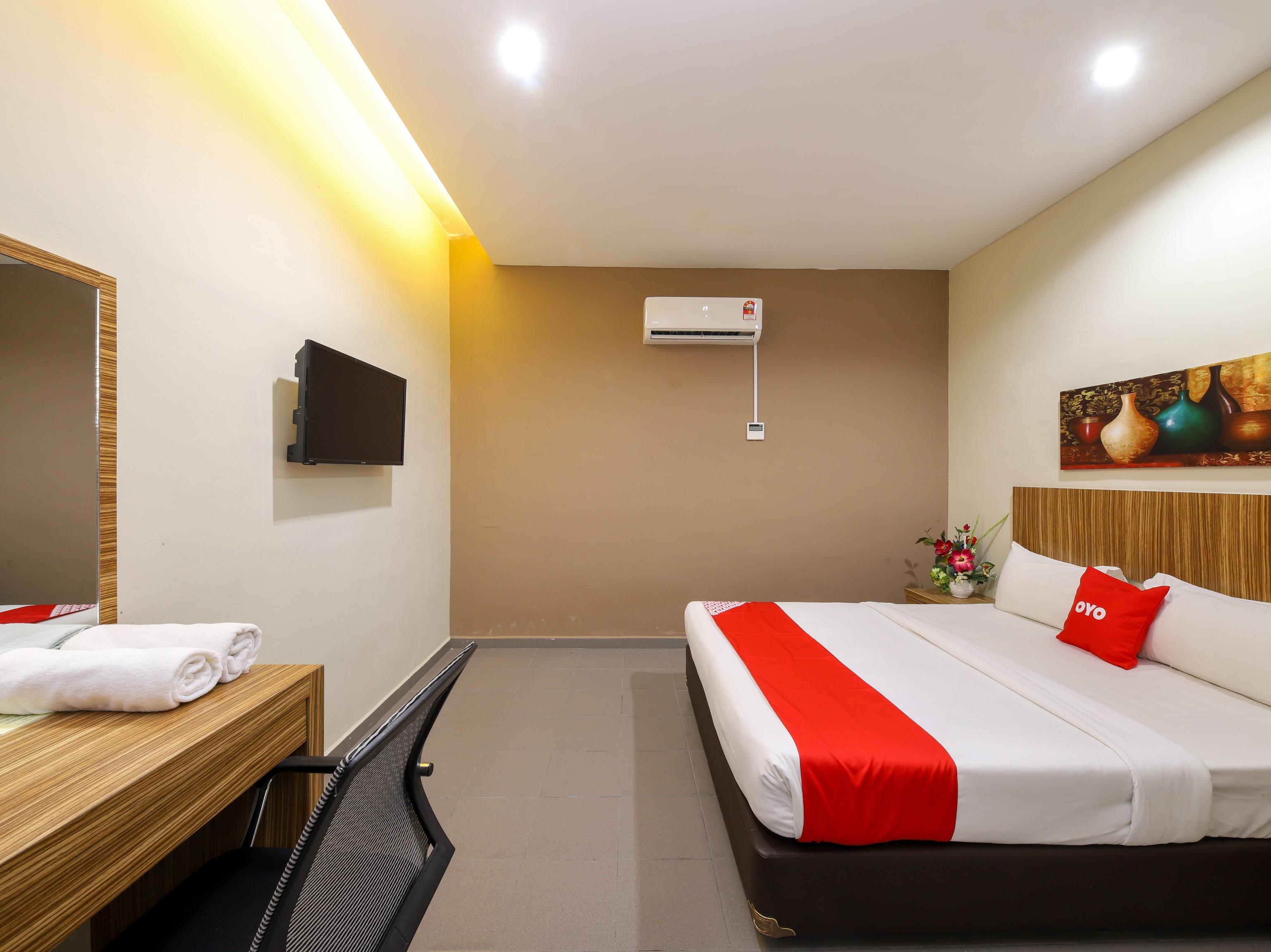 โอโย 89839 ริอาซ โฮเต็ล Hotel Malacca ภายนอก รูปภาพ