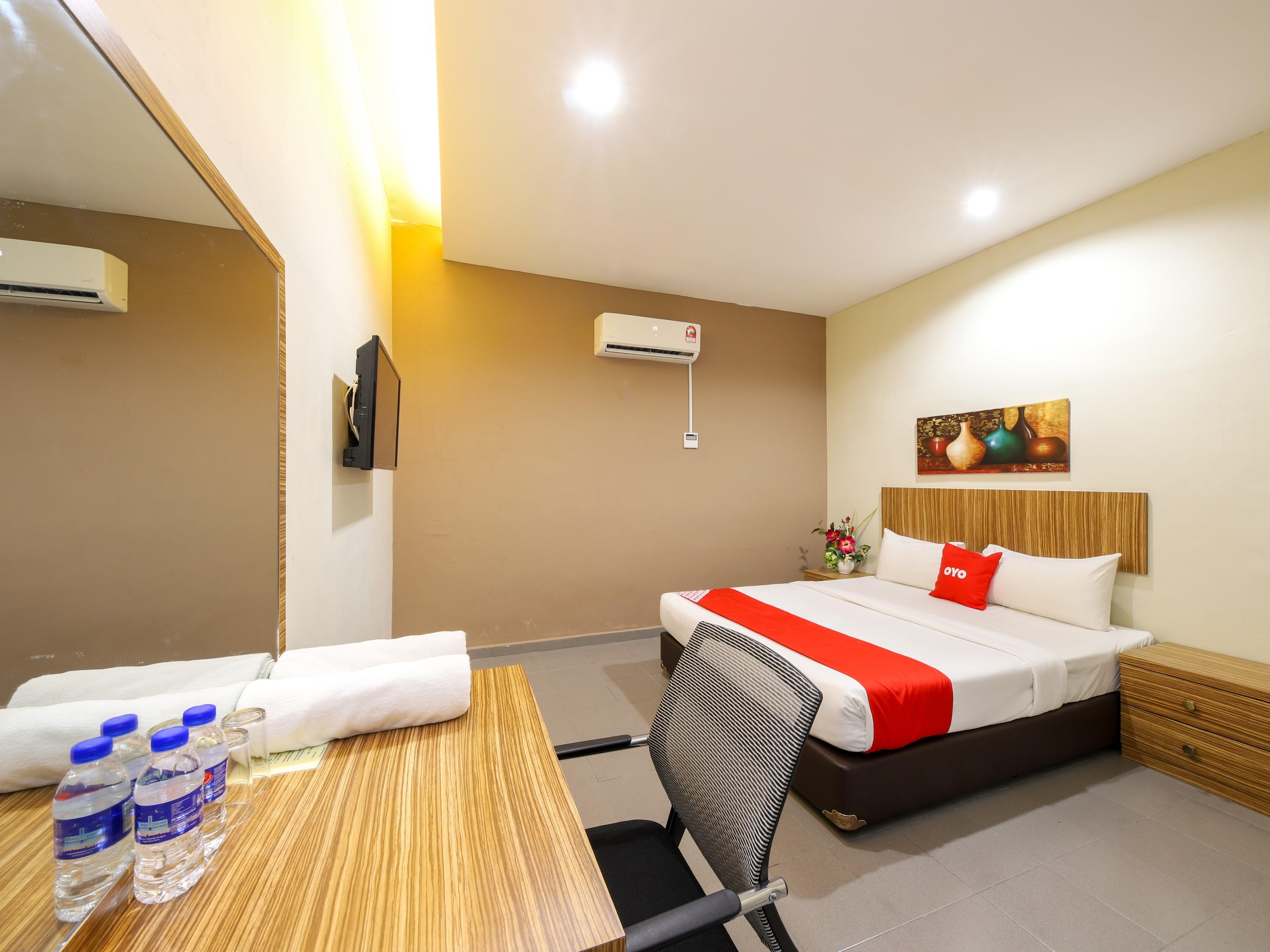 โอโย 89839 ริอาซ โฮเต็ล Hotel Malacca ภายนอก รูปภาพ
