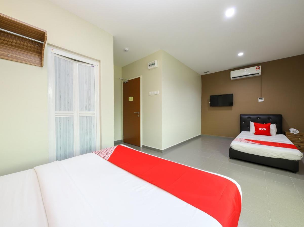 โอโย 89839 ริอาซ โฮเต็ล Hotel Malacca ภายนอก รูปภาพ