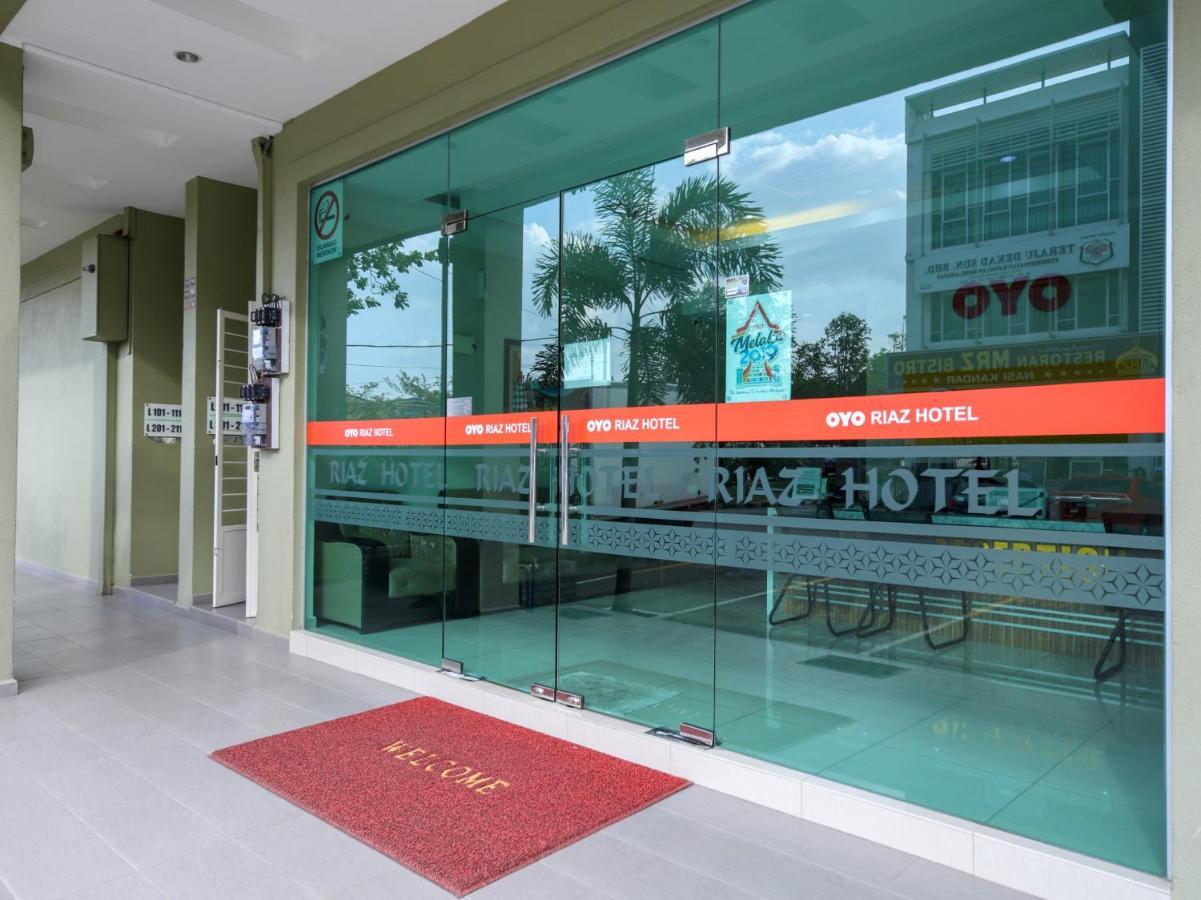 โอโย 89839 ริอาซ โฮเต็ล Hotel Malacca ภายนอก รูปภาพ